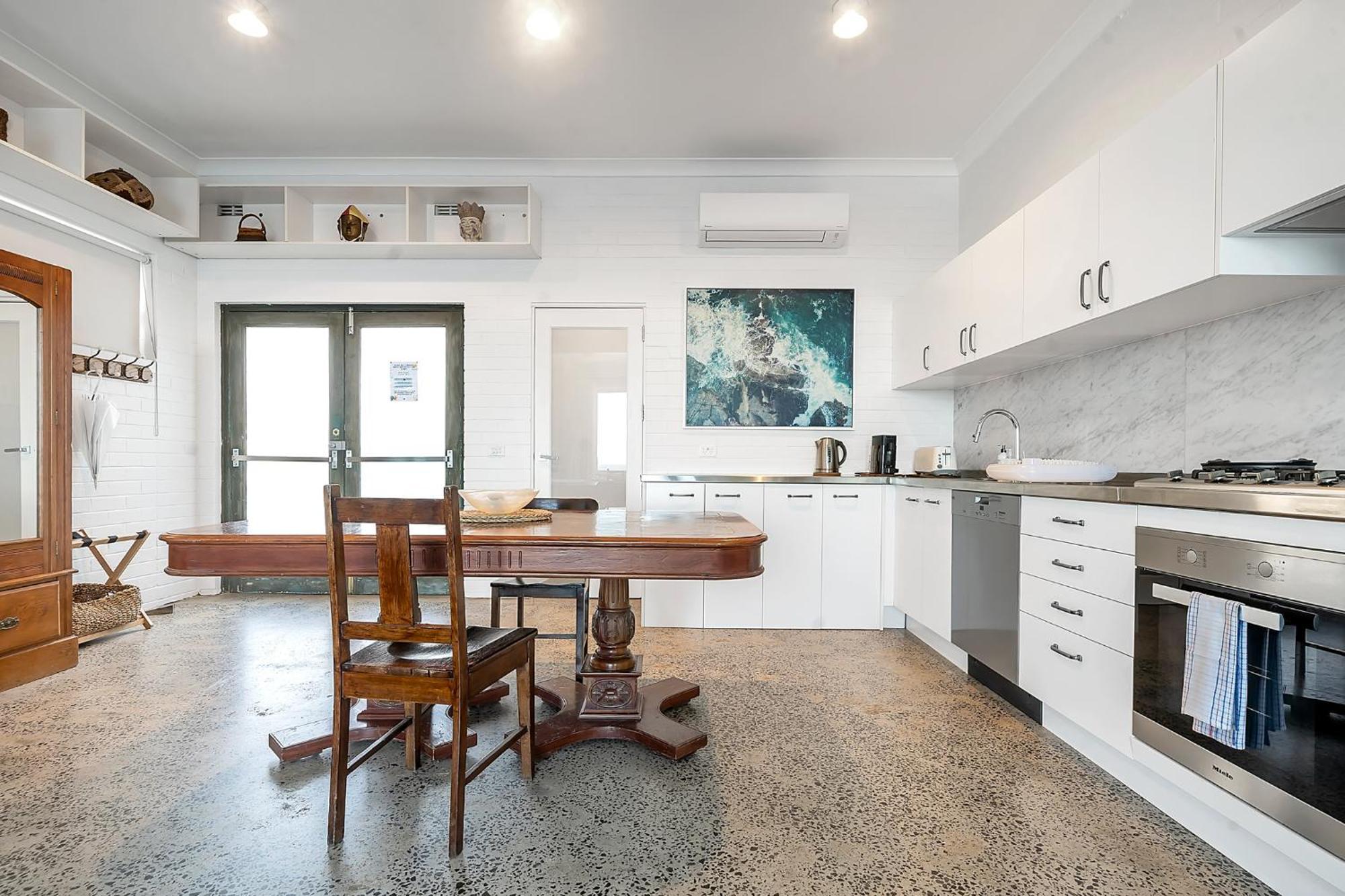 Cliffside: Bondi *